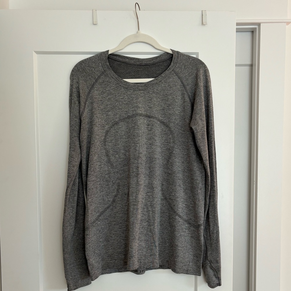 lululemon Swiftly Tech Hip Length Long Sleeve Shirt / Size 12 / Medium Gray